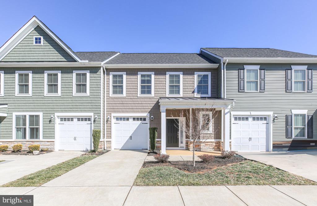 5711 FINLEY ROSE COURT