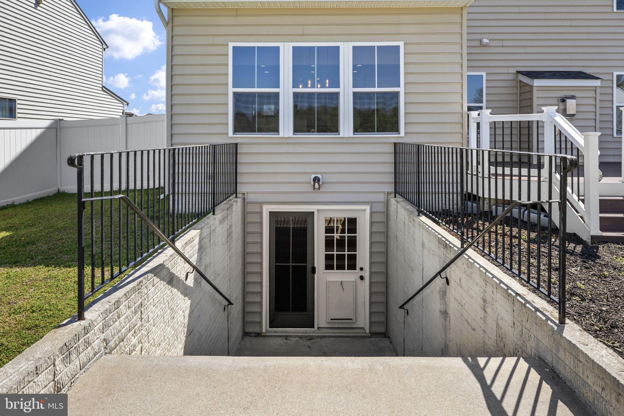 10420 NAPOLEON STREET