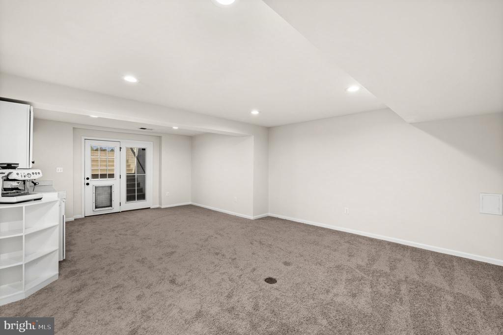 10420 NAPOLEON STREET