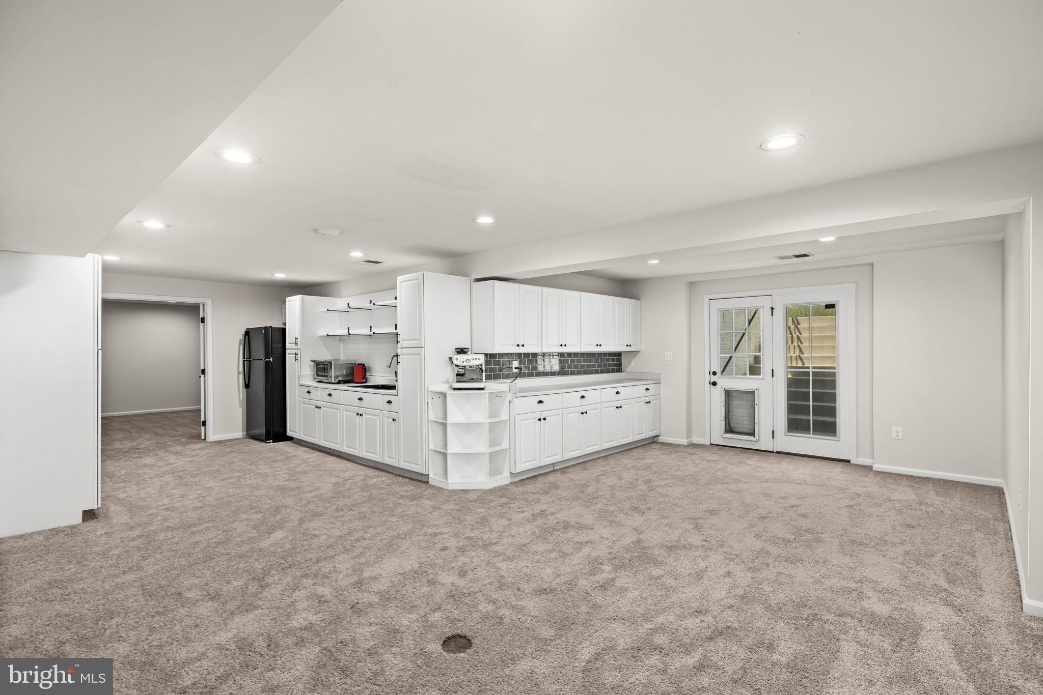 10420 NAPOLEON STREET