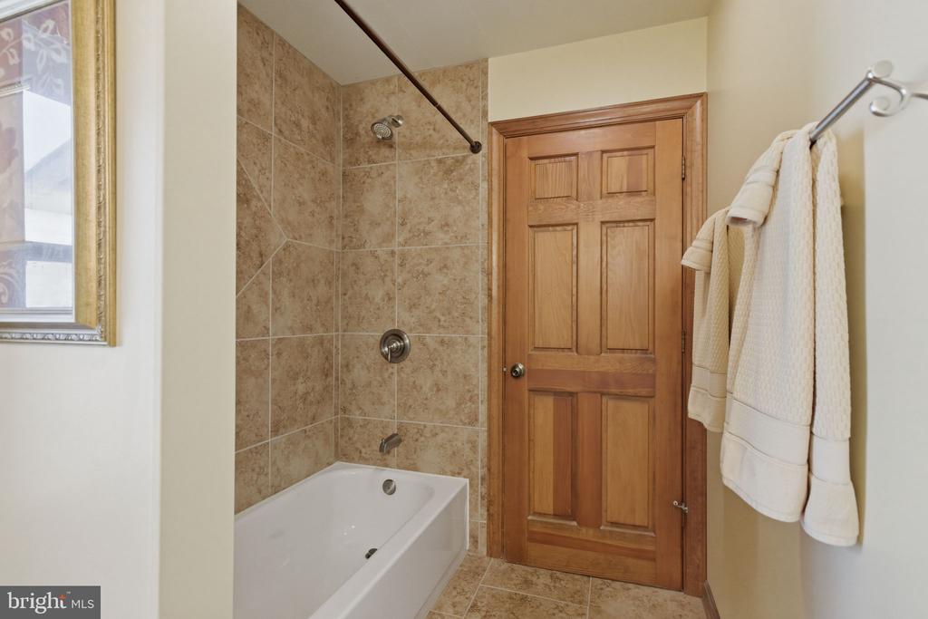 9313 BELLWOOD DRIVE