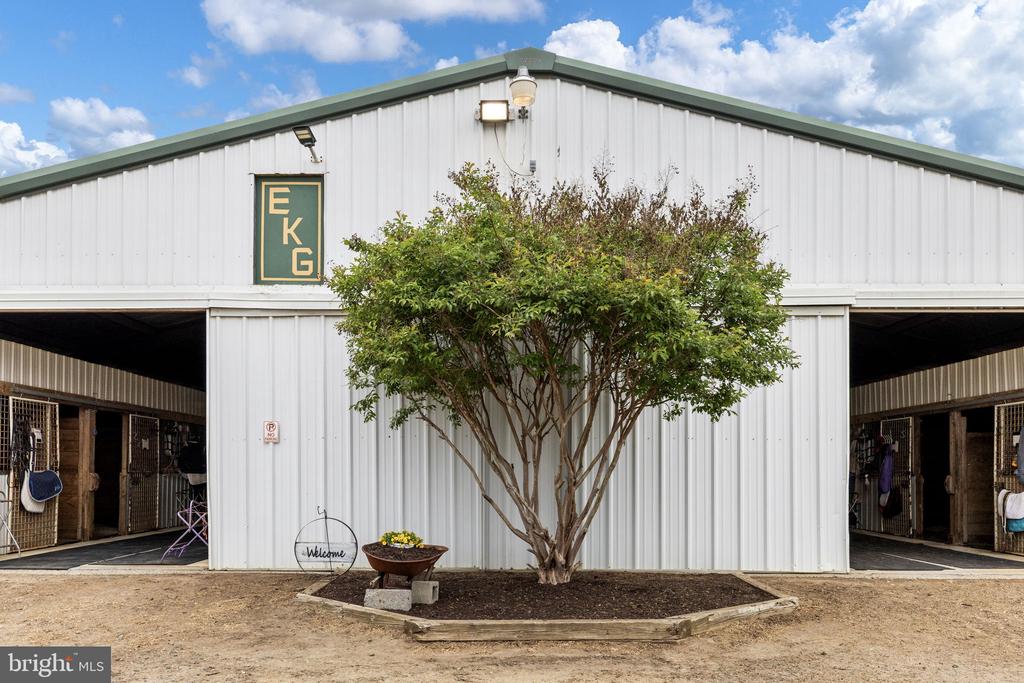5 APPALOOSA DRIVE