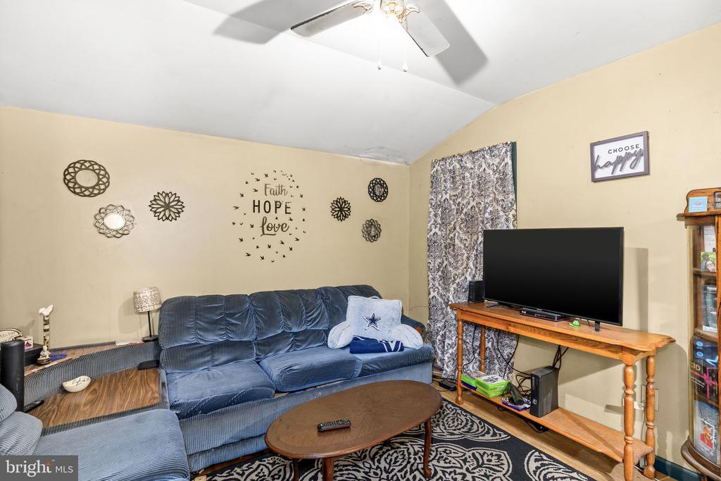 5 APPALOOSA DRIVE