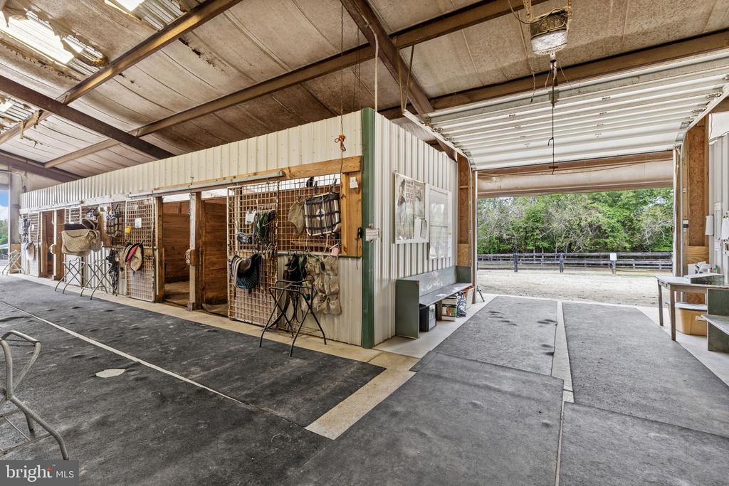 5 APPALOOSA DRIVE