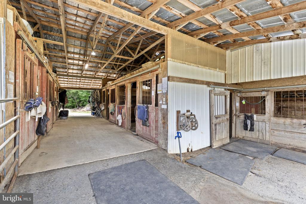 5 APPALOOSA DRIVE