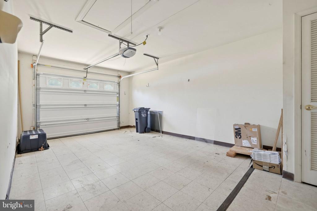 11403 SARASOTA COURT