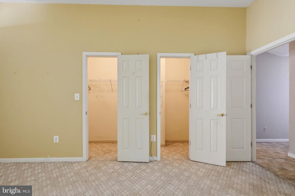 11403 SARASOTA COURT