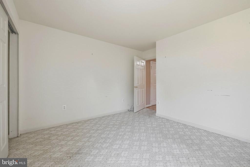 11403 SARASOTA COURT