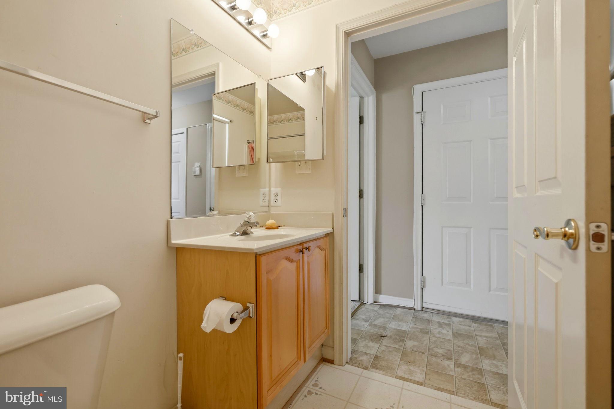 11403 SARASOTA COURT