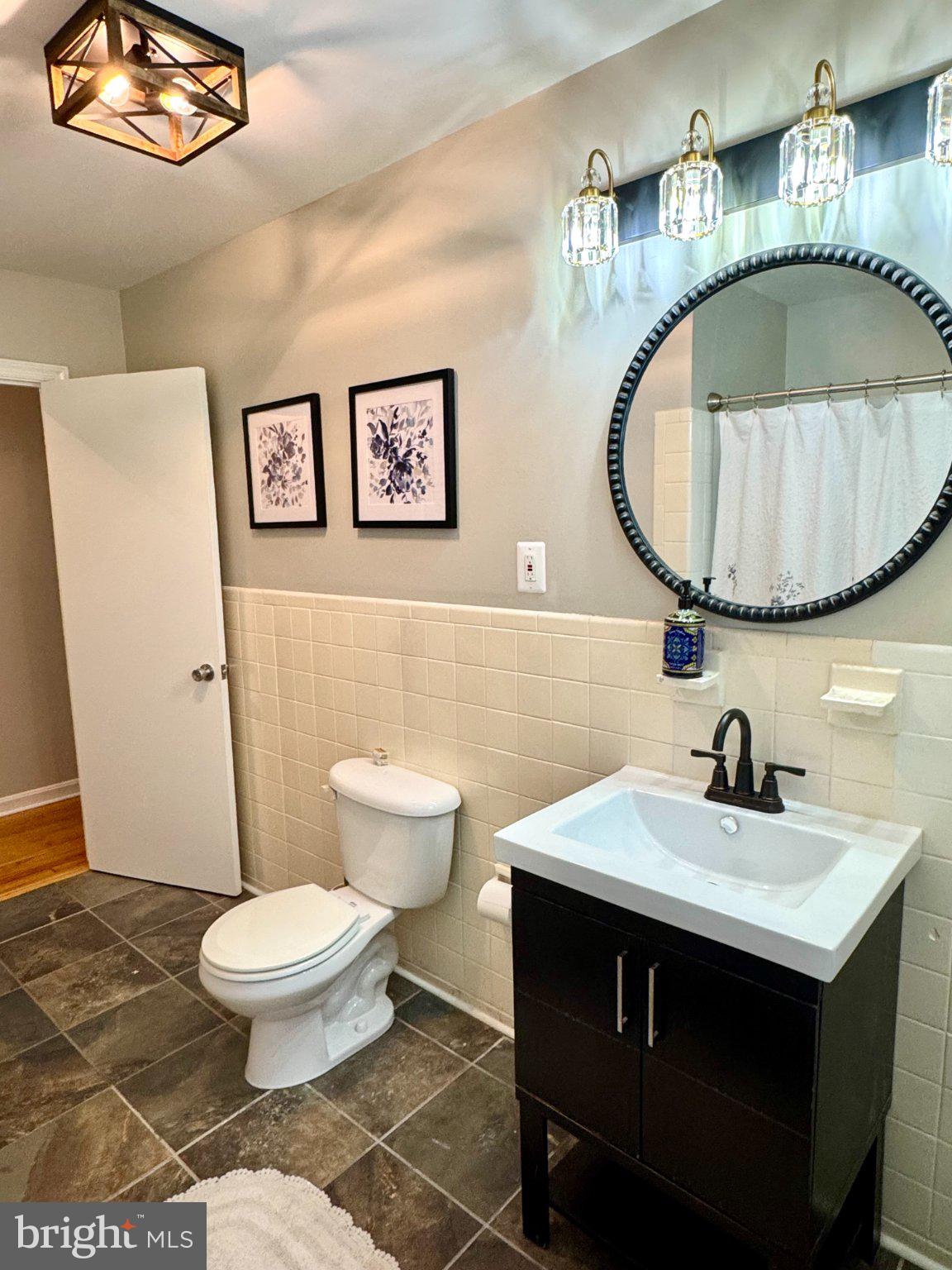 10801 ROLLINGWOOD DRIVE N