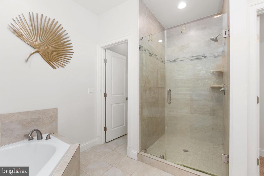 11205 AMABELL DRIVE