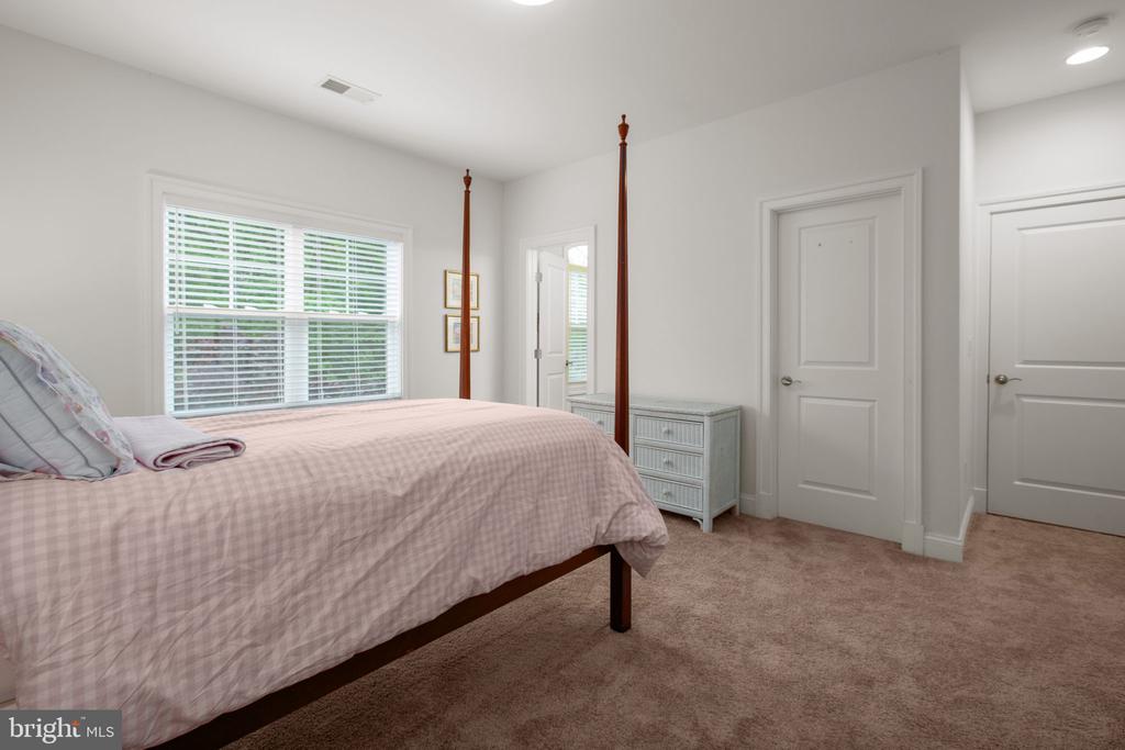 11205 AMABELL DRIVE