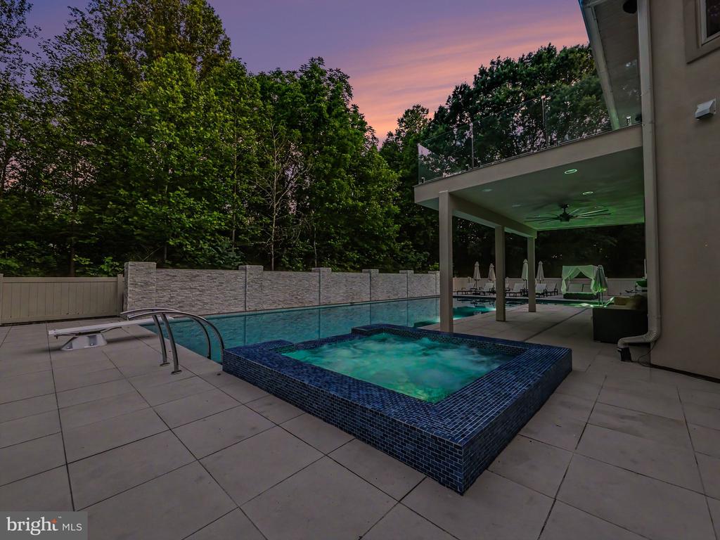 11227 N CLUB DRIVE