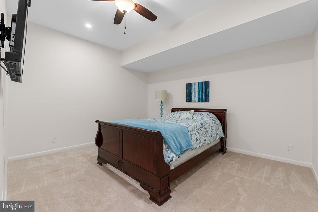 11227 N CLUB DRIVE