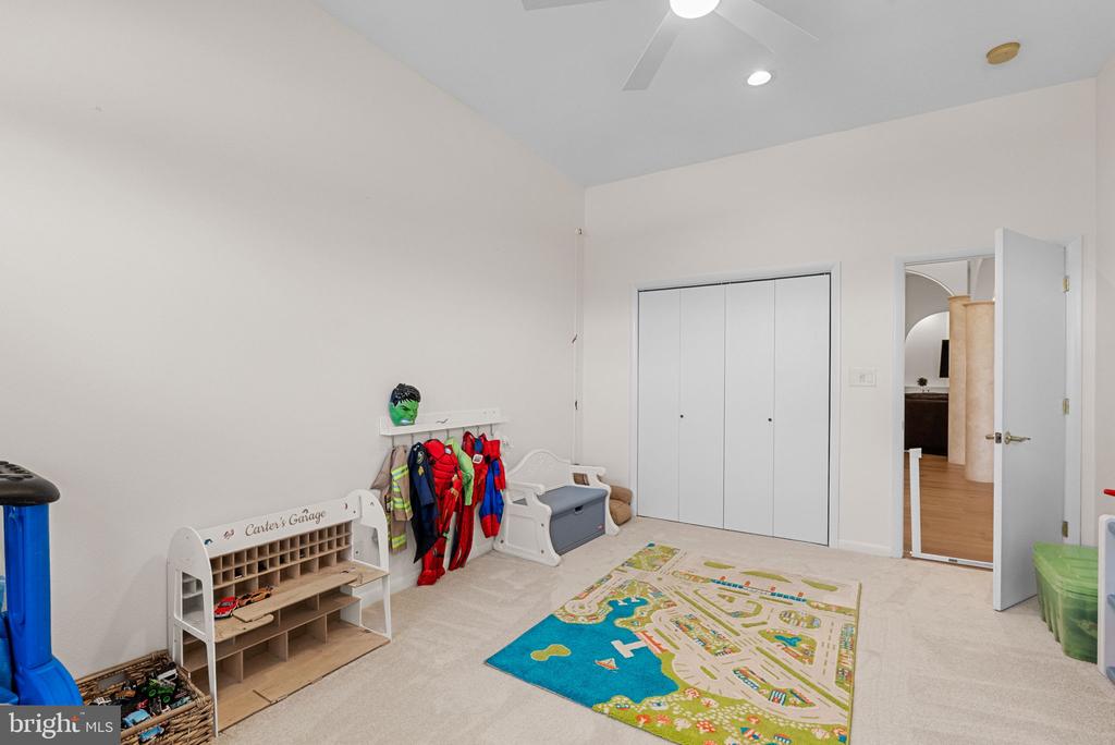 11227 N CLUB DRIVE