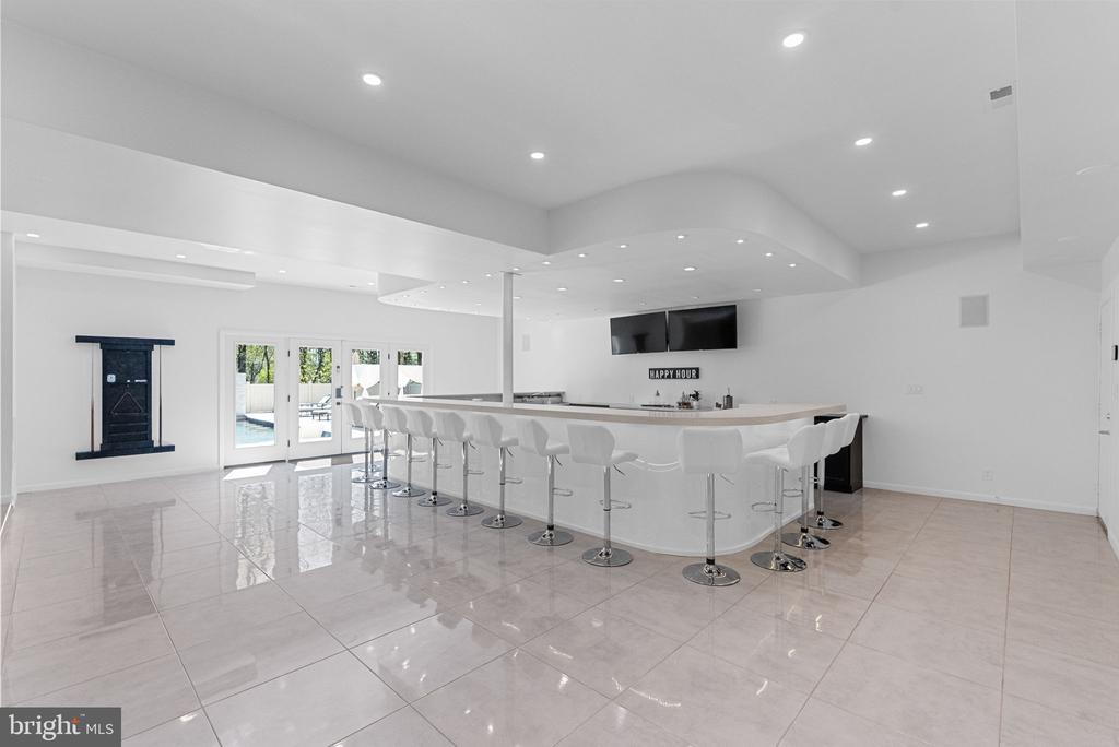 11227 N CLUB DRIVE