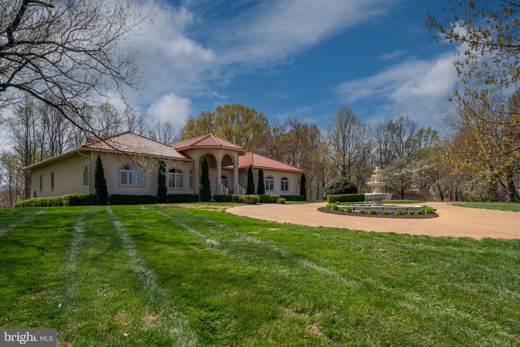 11227 N CLUB DRIVE