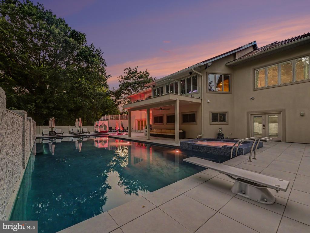 11227 N CLUB DRIVE