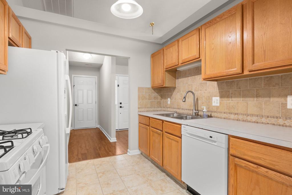11513 ABINGDON COURT