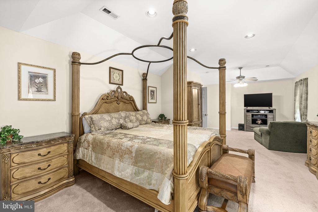 9504 TRENTHAM TRAIL