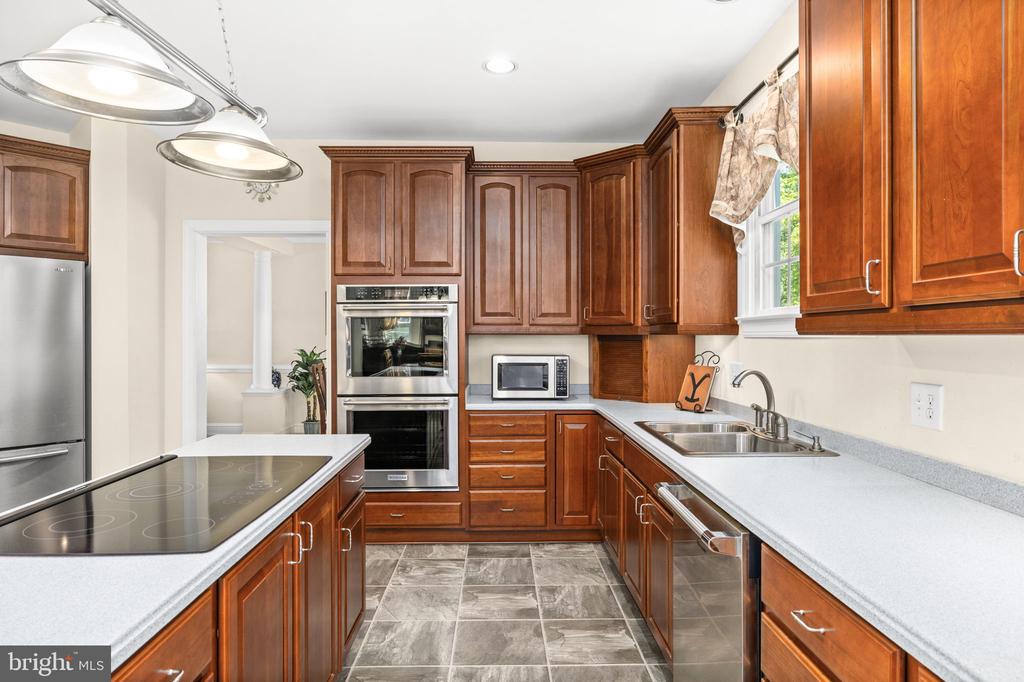 9504 TRENTHAM TRAIL
