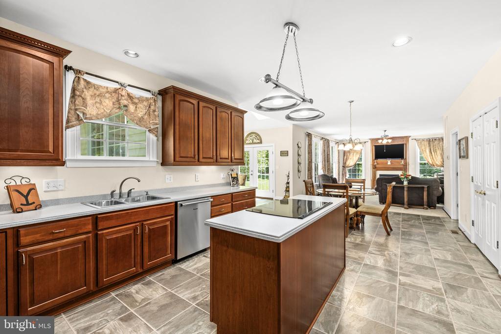 9504 TRENTHAM TRAIL