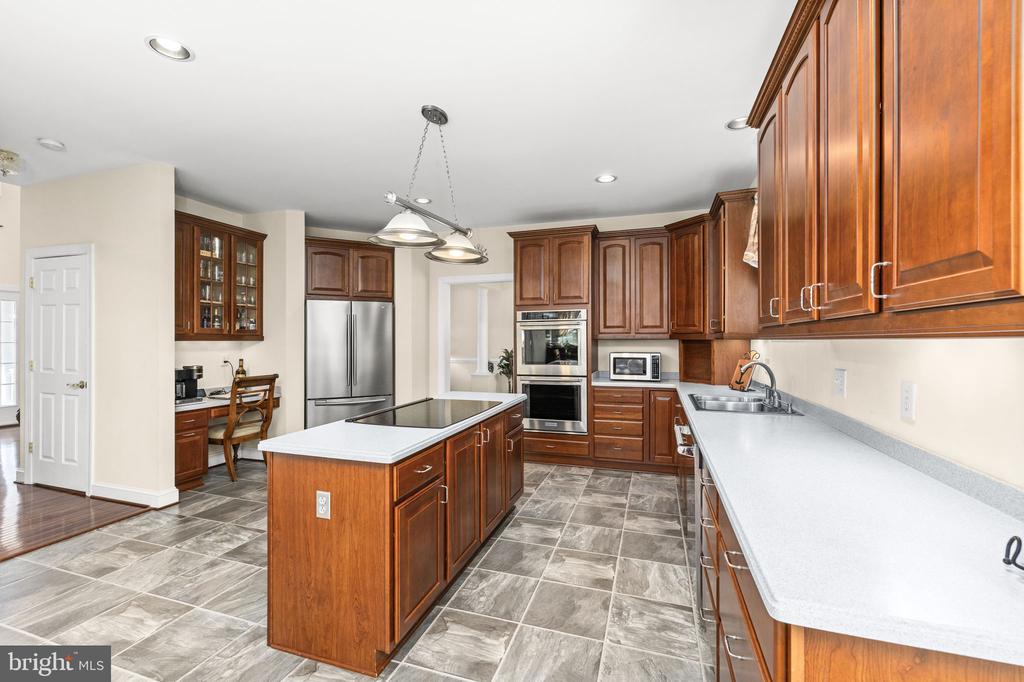 9504 TRENTHAM TRAIL