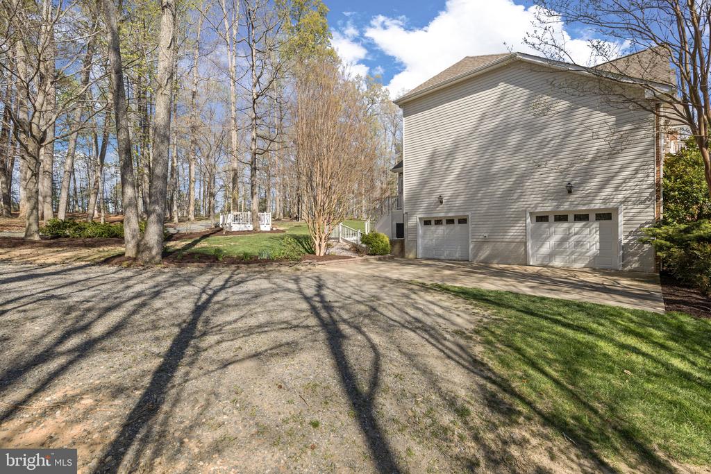9504 TRENTHAM TRAIL