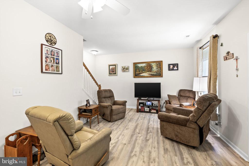 9504 TRENTHAM TRAIL