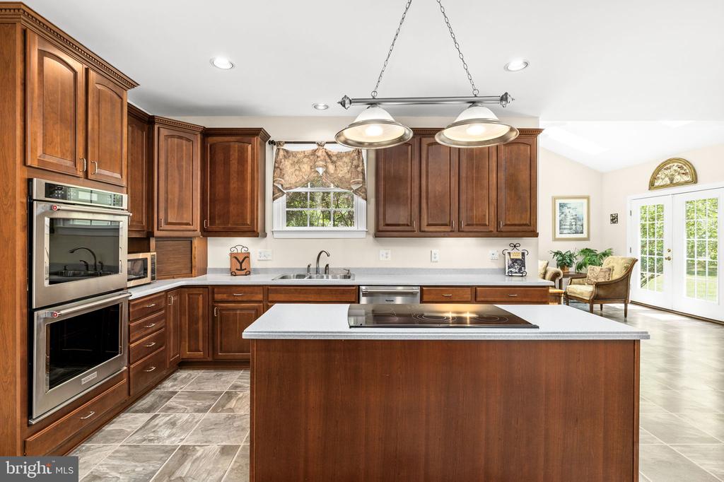 9504 TRENTHAM TRAIL