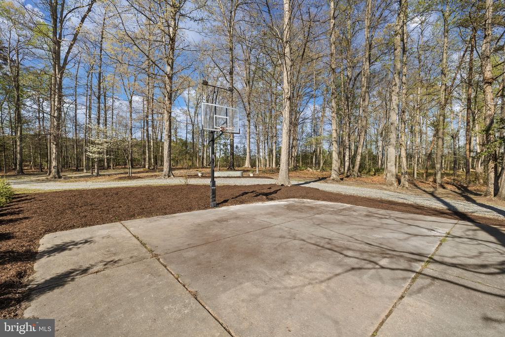 9504 TRENTHAM TRAIL