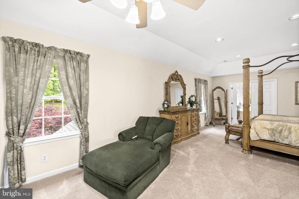 9504 TRENTHAM TRAIL