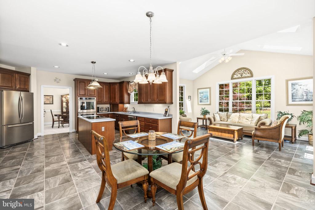 9504 TRENTHAM TRAIL