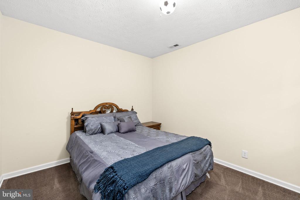 9504 TRENTHAM TRAIL
