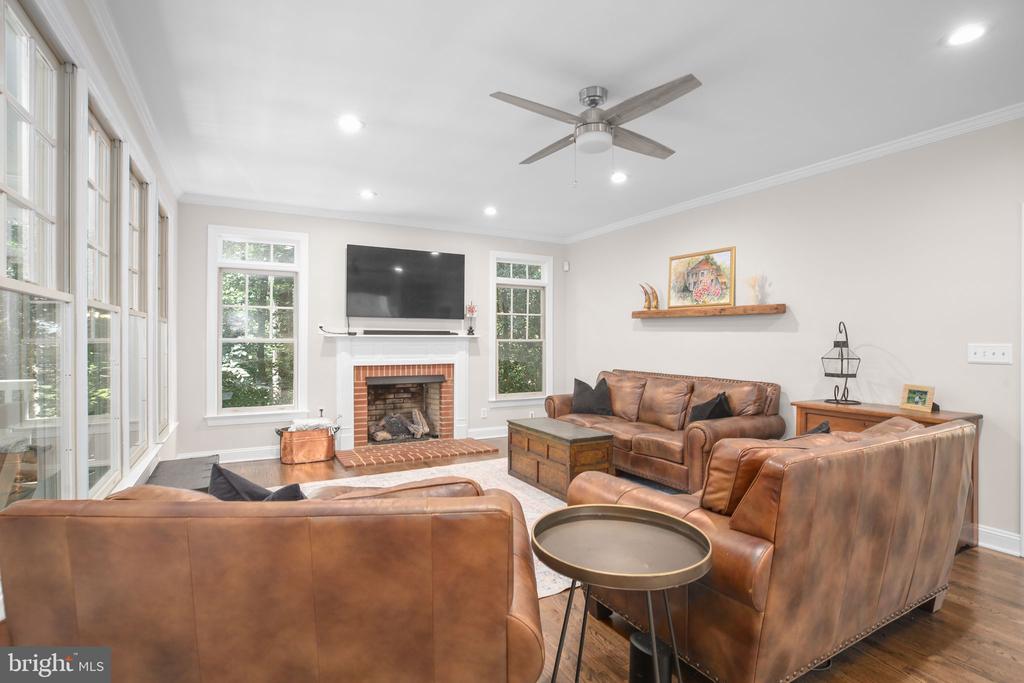 7217 BLOOMSBURY LANE
