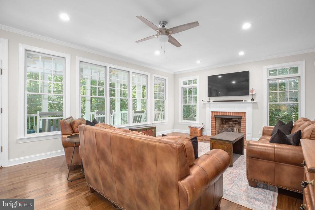 7217 BLOOMSBURY LANE