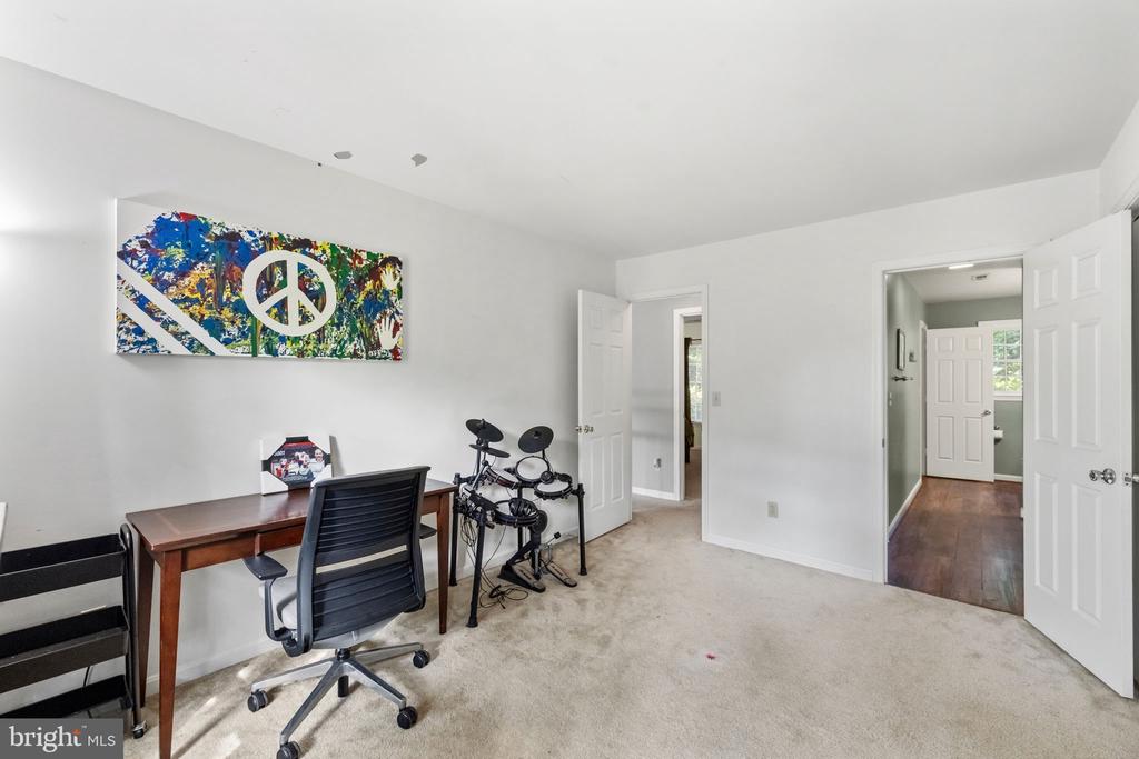 9928 AVALON WAY