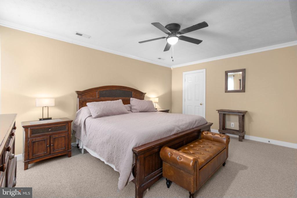 5416 HAZEL COURT