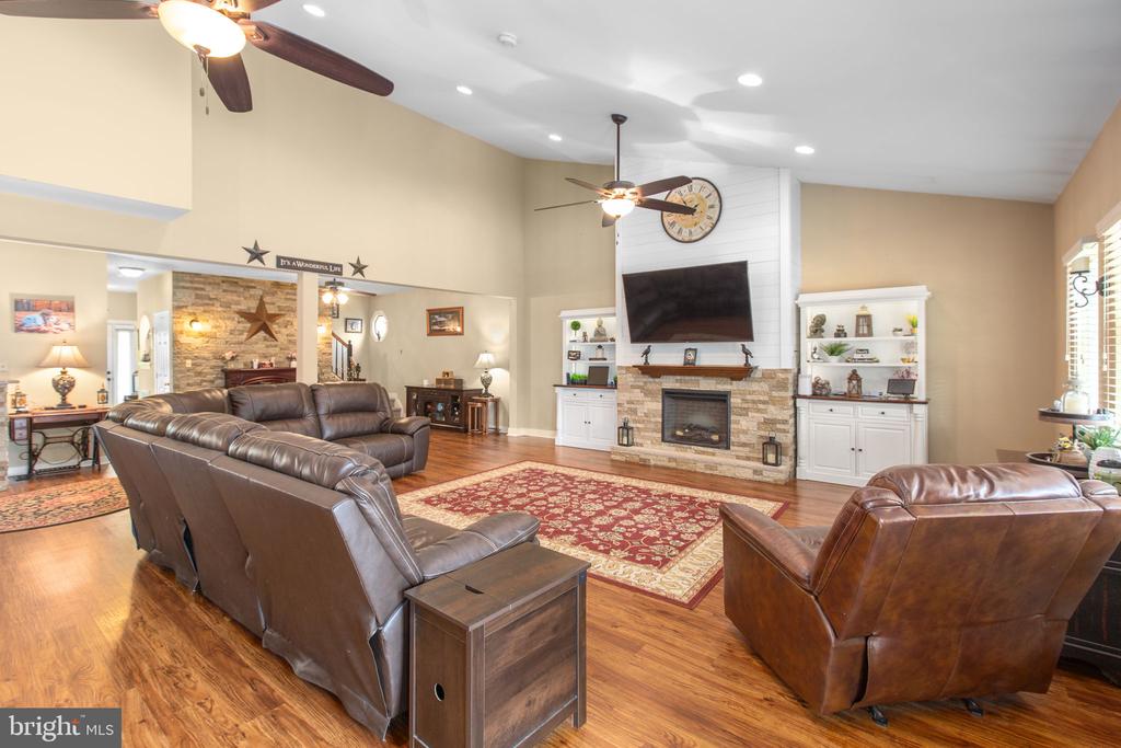 5416 HAZEL COURT