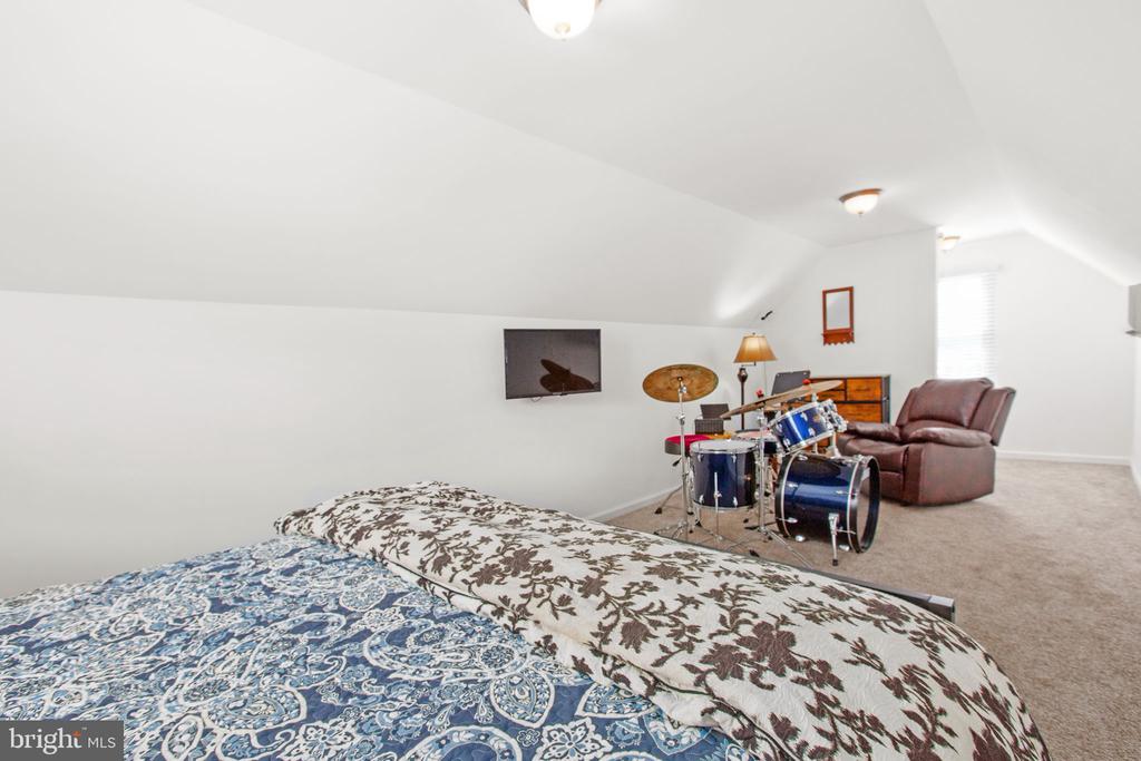 5416 HAZEL COURT