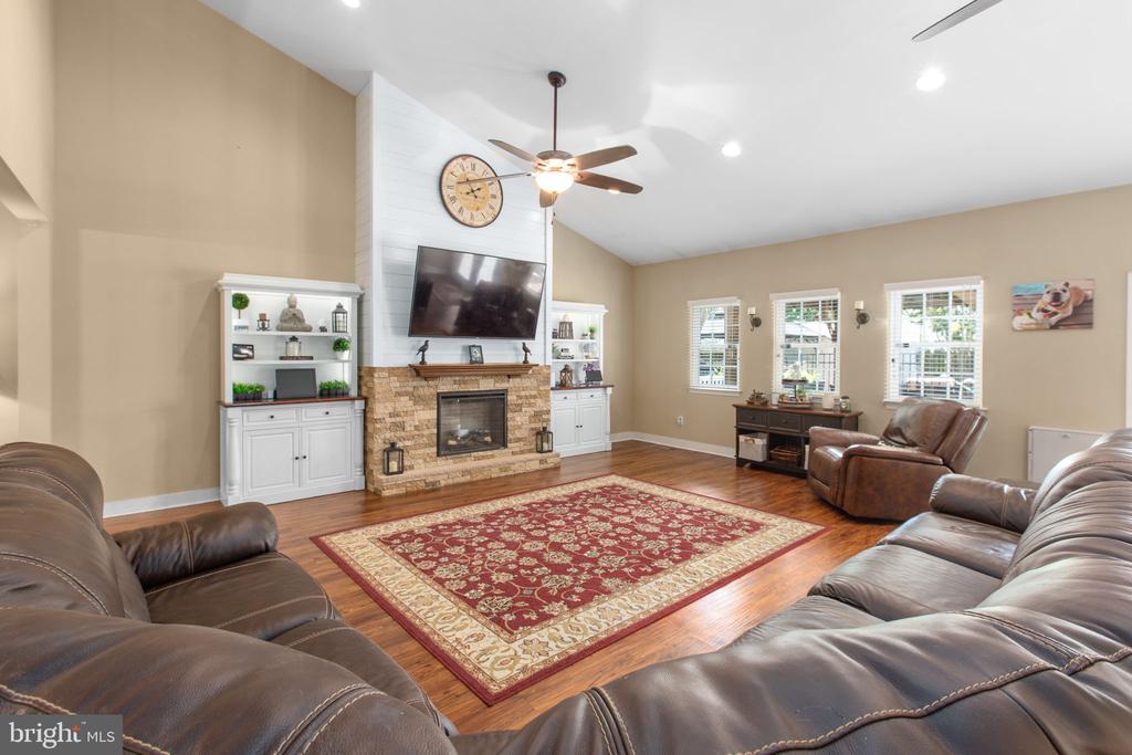 5416 HAZEL COURT
