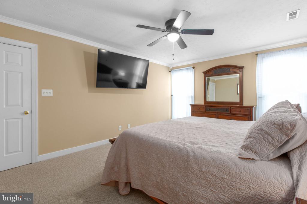 5416 HAZEL COURT
