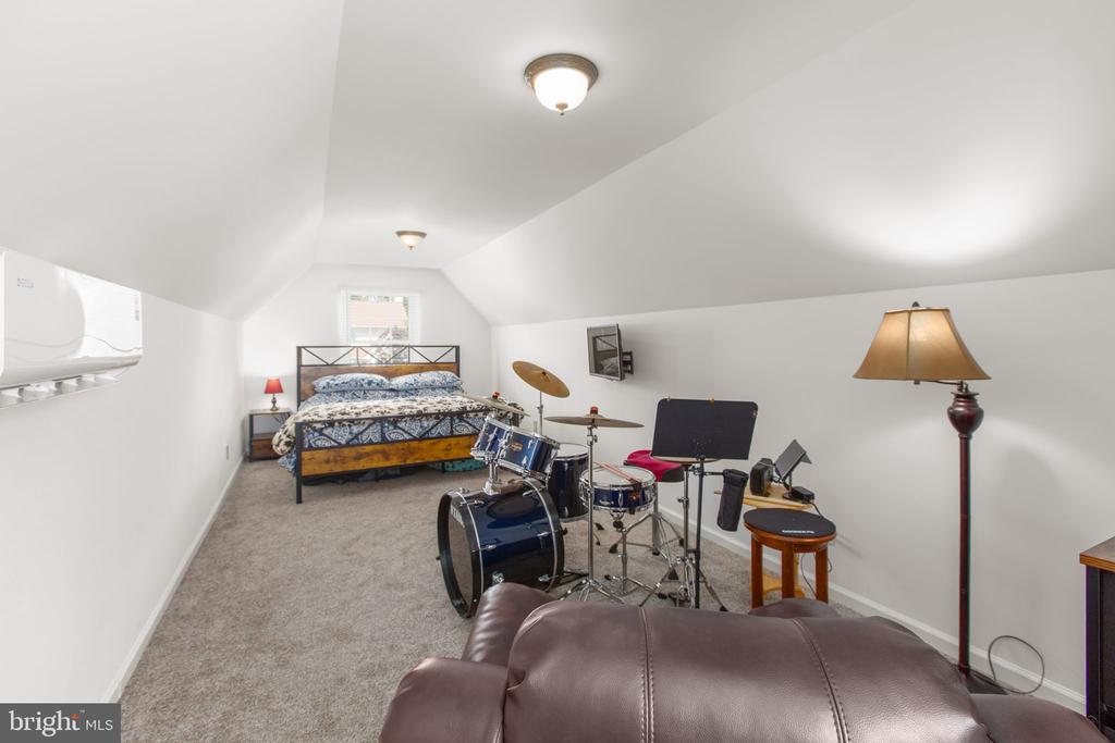 5416 HAZEL COURT