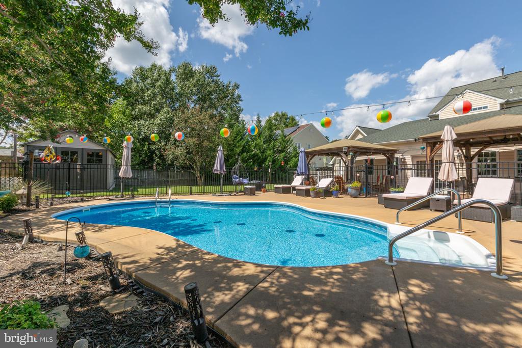 5416 HAZEL COURT