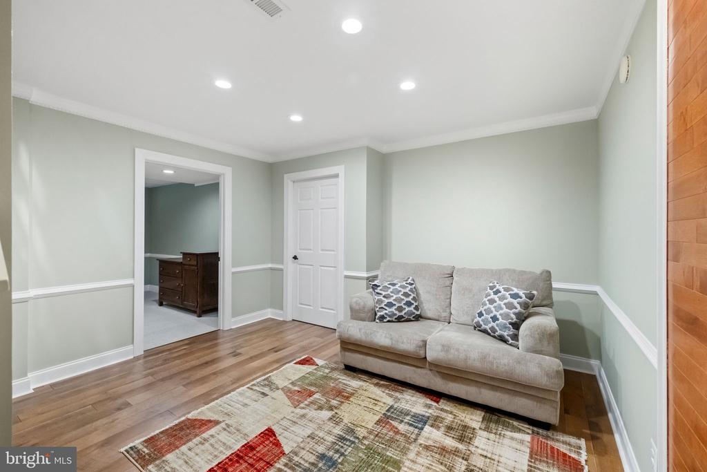 9200 JR MONTGOMERY LANE