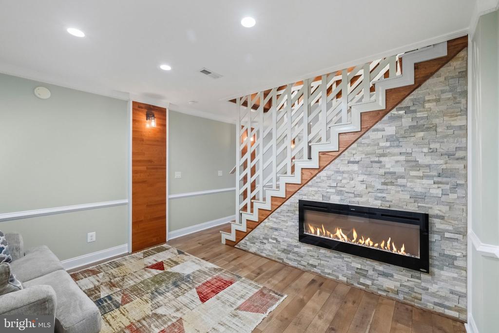 9200 JR MONTGOMERY LANE
