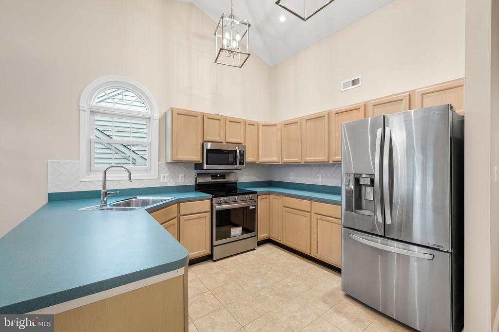 11509 ABINGDON COURT