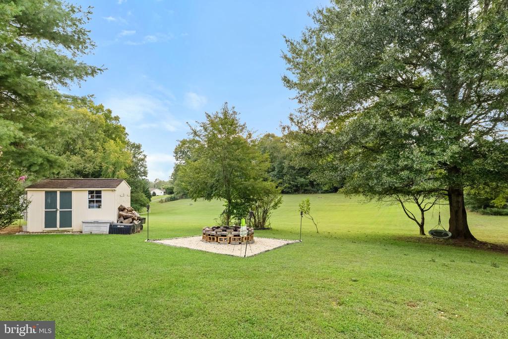 8908 JENNINGS LANE