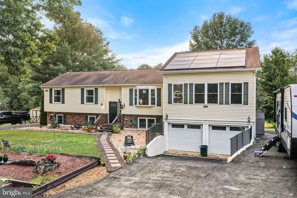 8908 JENNINGS LANE