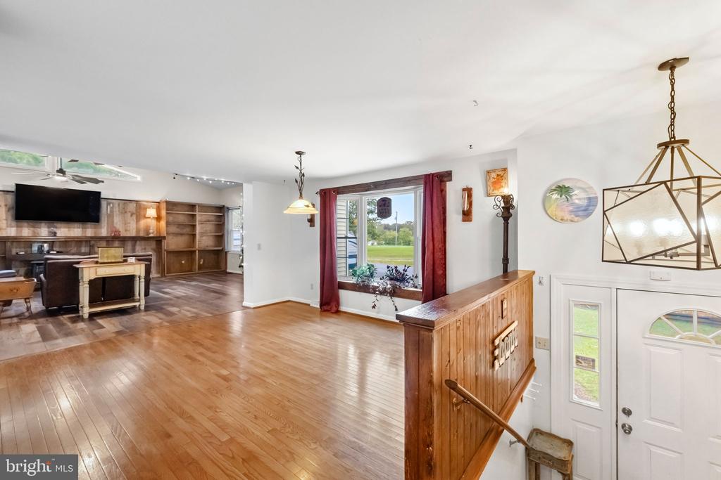 8908 JENNINGS LANE